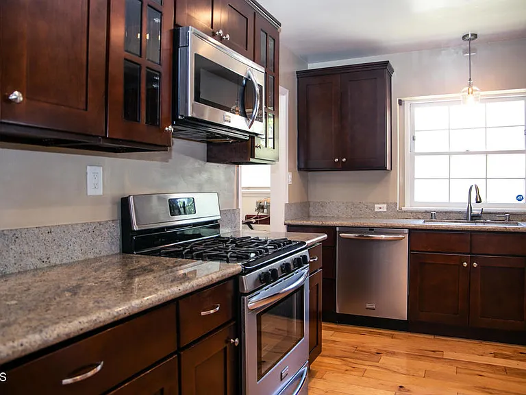 7601 Flight Ave — Photo 11