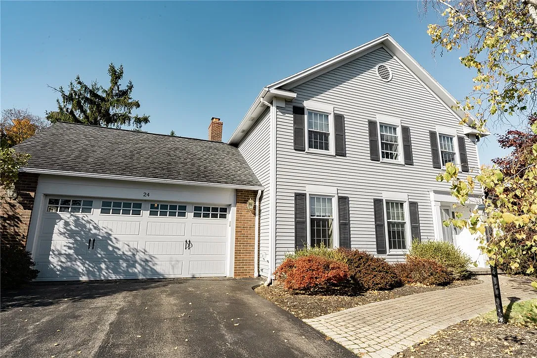 4 bed, 2.5 bath, 2756 sqft, $4,100 — Photo 3