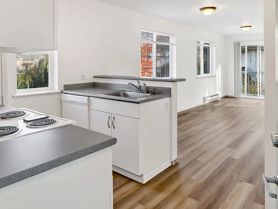 3163 Studio Ln