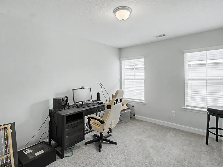 785 Fairview Cir — Photo 18