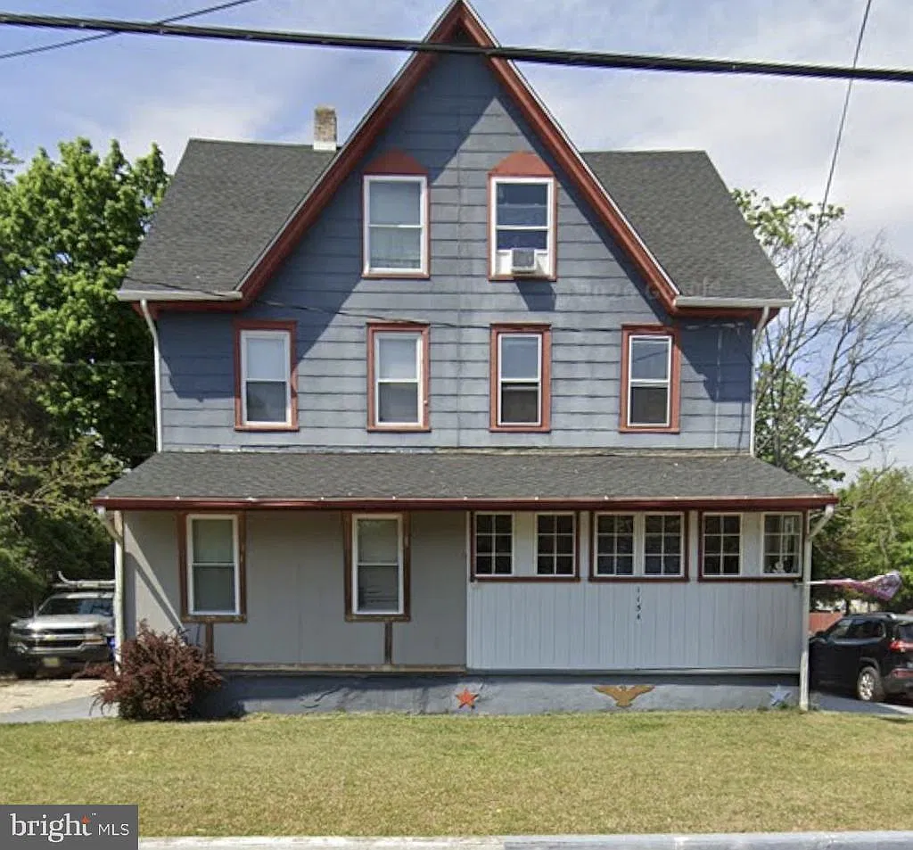 4 bed, 1.0 bath, 2616 sqft, $2,800 — Photo 2