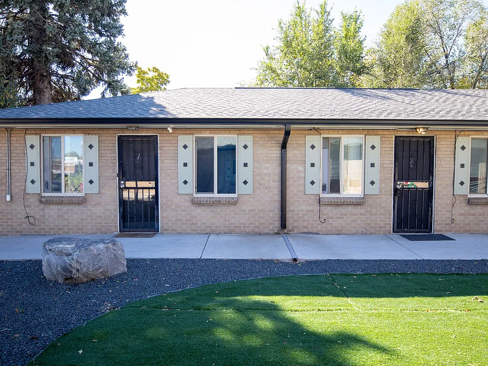 1427 Otis St