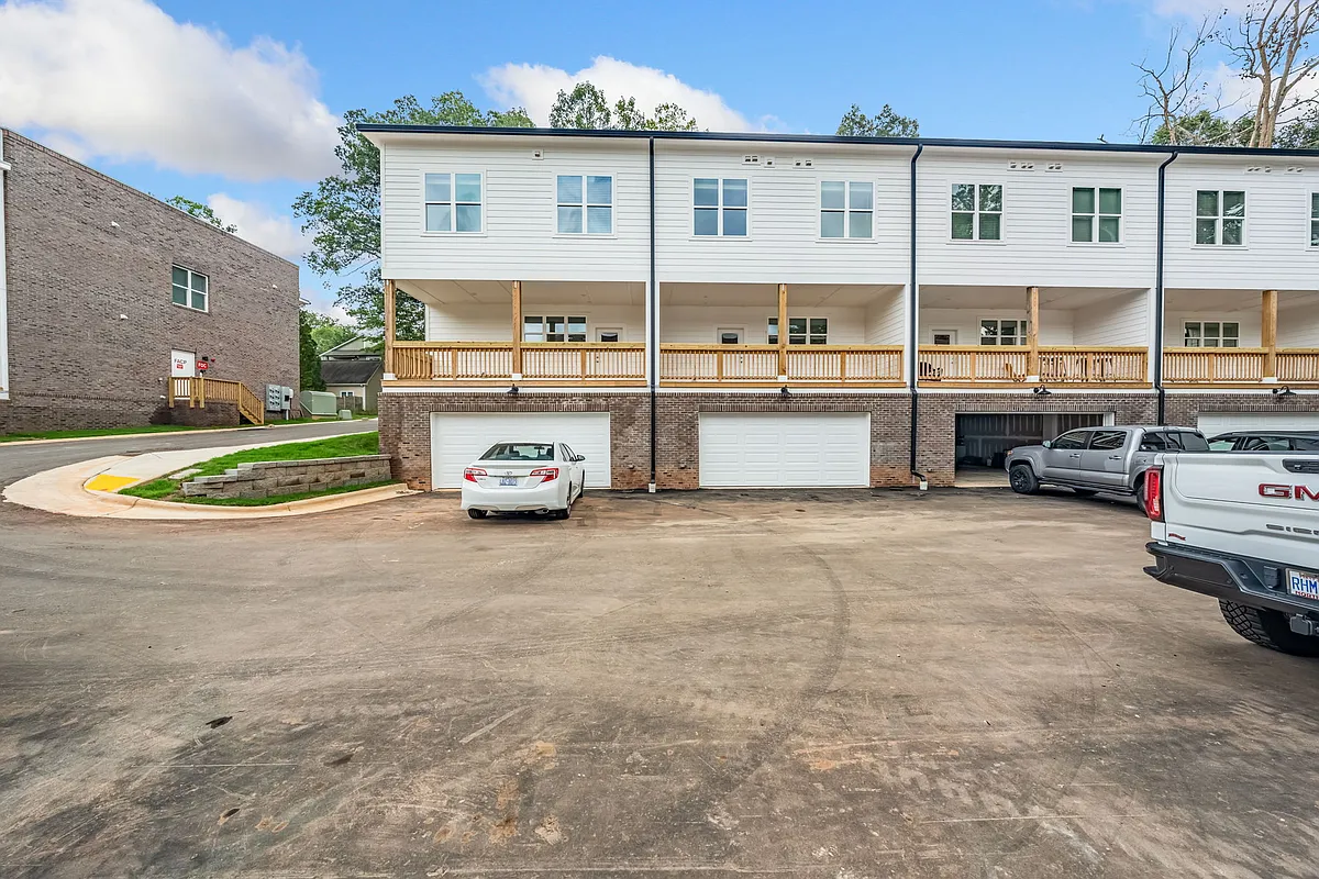 Building Photo - 3820 Sperry Land Ct #26