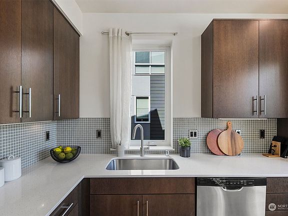 4th image of 2709 S Charlestown Street