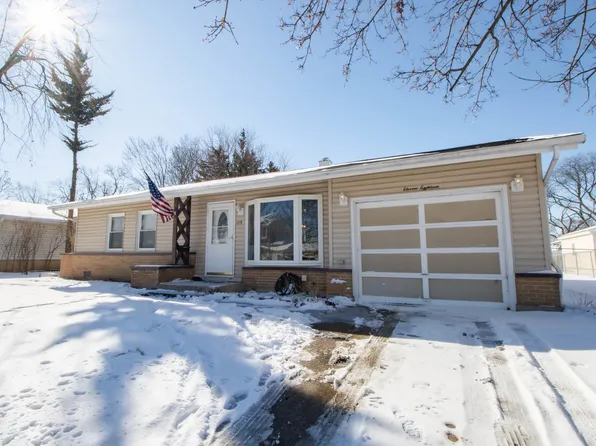 1118 Bosworth Ln, Elk Grove Village, IL 60007