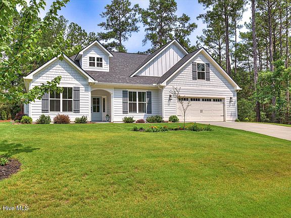3rd image of 132 Evergreen Lane