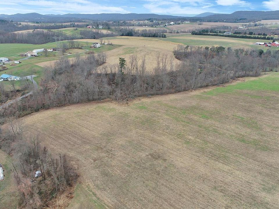 1st image of 13 Blacksnake Rd