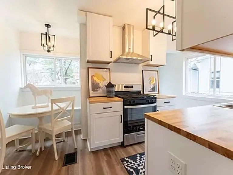 2145 Gladstone Ave — Photo 10