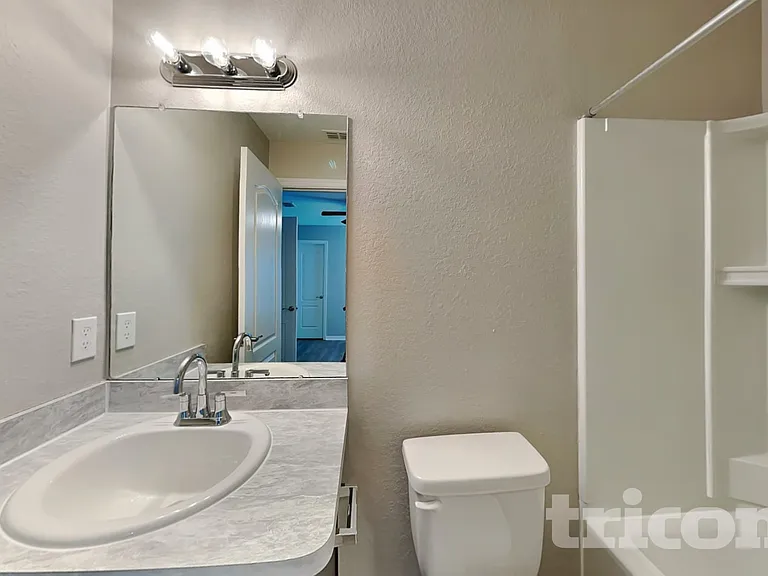 6046 Eagle Pointe Dr — Photo 12