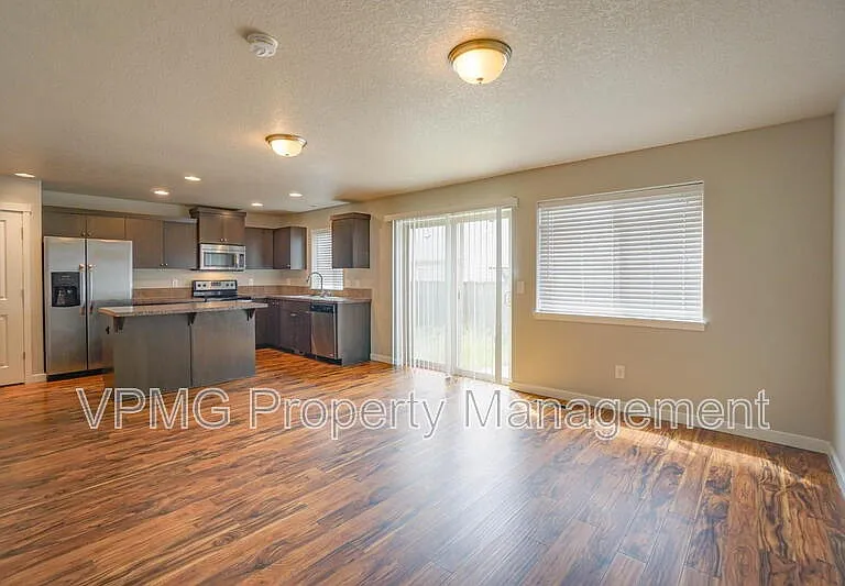 6117 NE 105th Ave — Photo 10
