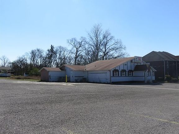 3rd image of 1310 N Main St
