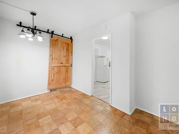 266 East Broadway image 12 of 27