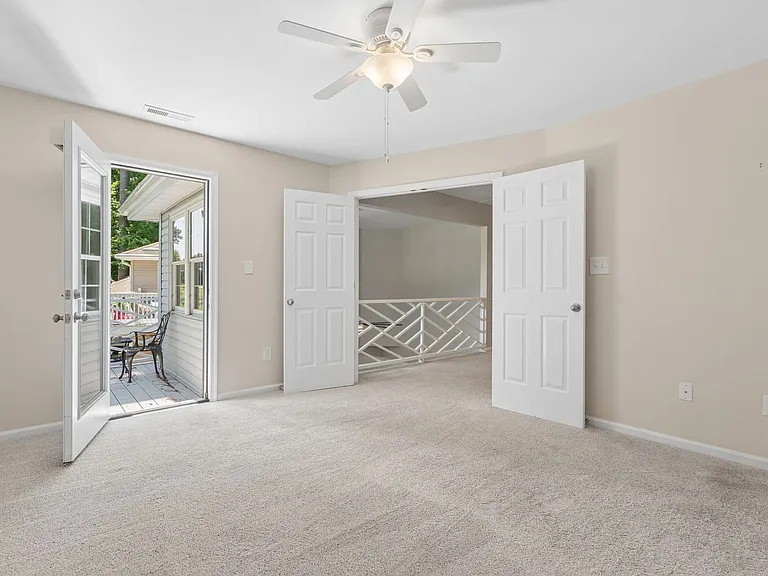 812 E Willow Point Pl — Photo 27