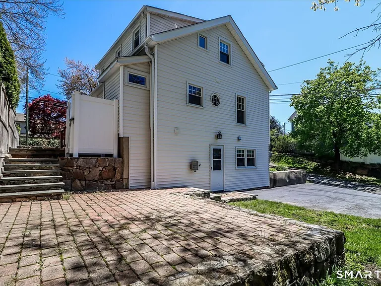 25 Maplewood Ave — Photo 31