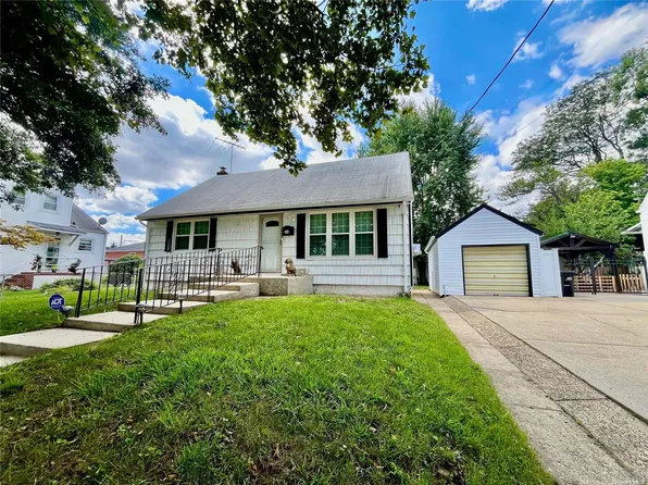 94 N Montague Street, Valley Stream, NY 11580