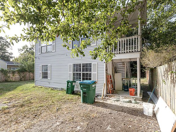 5th image of 905 Sarrazin Ave #C