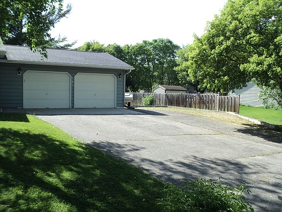2nd image of 410 Roosevelt St