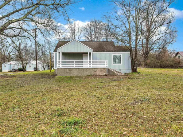 588 S Main St S, Graysville, AL 35073