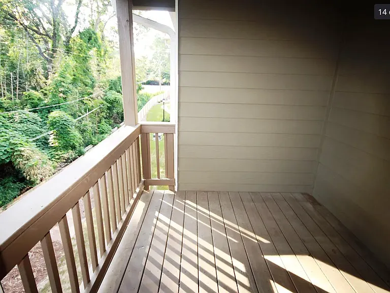 1304 Hopkins Dr — Photo 12