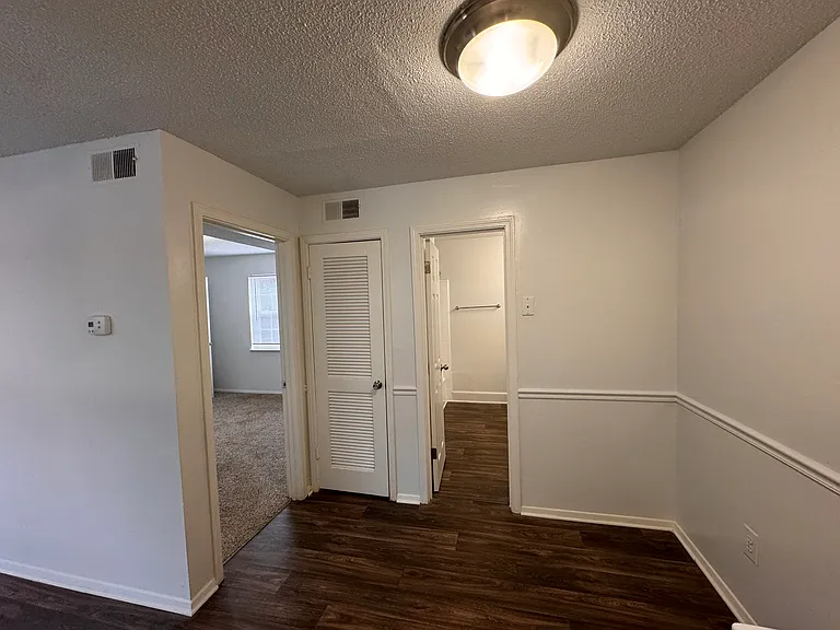 Hunting Ridge Apartments — Photo 23