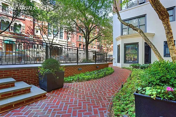 Sold by Corcoran | media 23