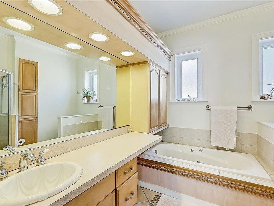 1st image of 2804 Downing St