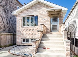 4220 S Artesian Ave, Chicago, IL