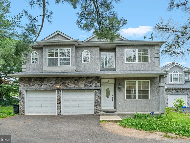 13100 Bustleton Ave — Photo 1