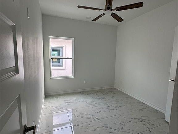 4th image of 3305 S Chloe Ave