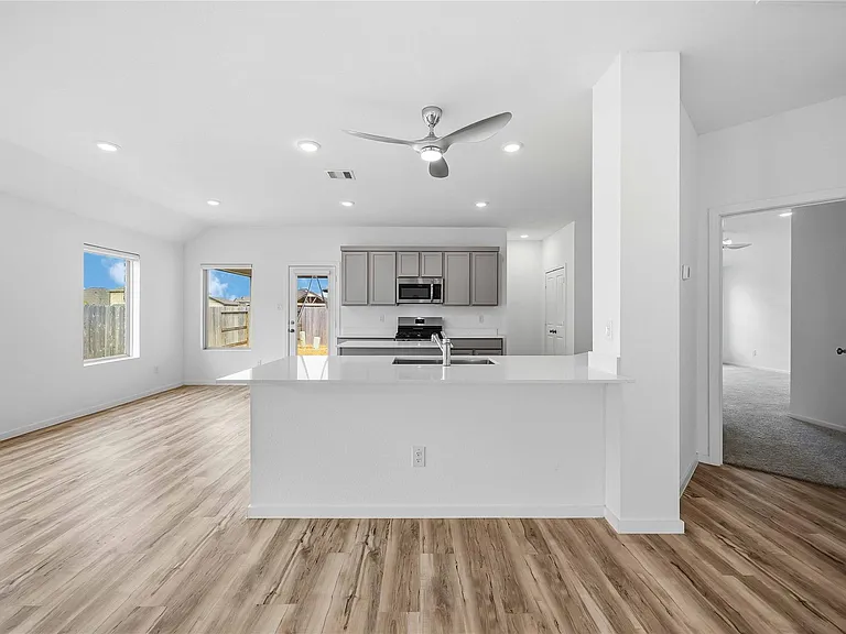 4907 Gentle Creek Ct — Photo 10