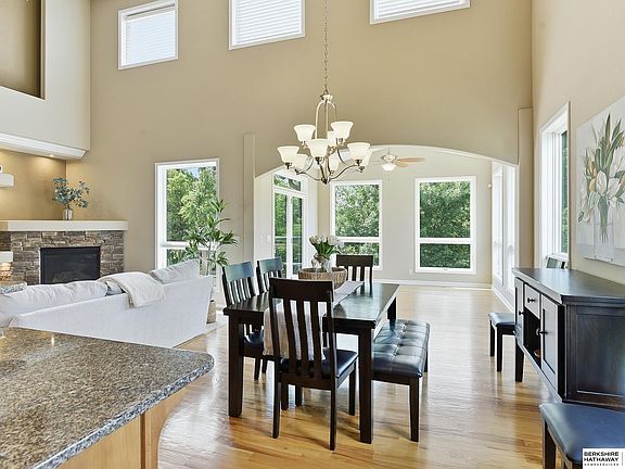 5th image of 1421 White Pine Cir
