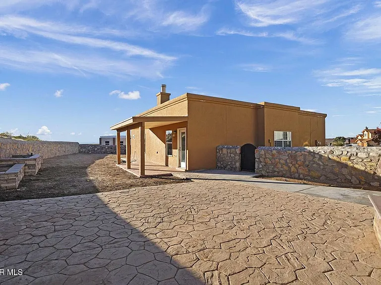 1451 Senda Del Sol Ln — Photo 28