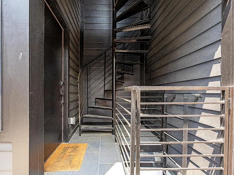 1219 Wylie St NE #2 — Photo 25