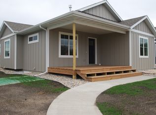 1524 St Justice St, Brookings, SD 57006