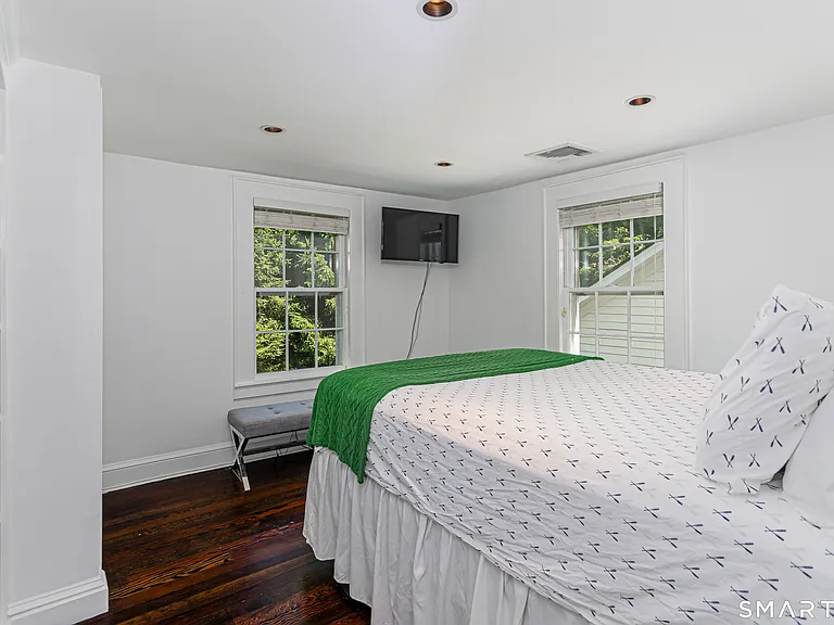 896 Westport Rd — Photo 22