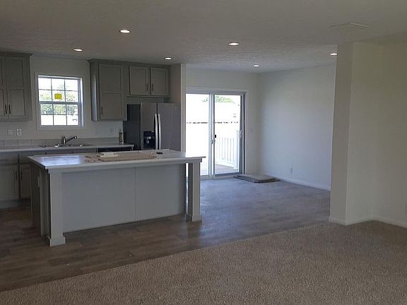 3rd image of 4754 52nd St
