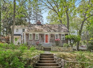 16 Valley Rd, Stony Brook, NY 11790