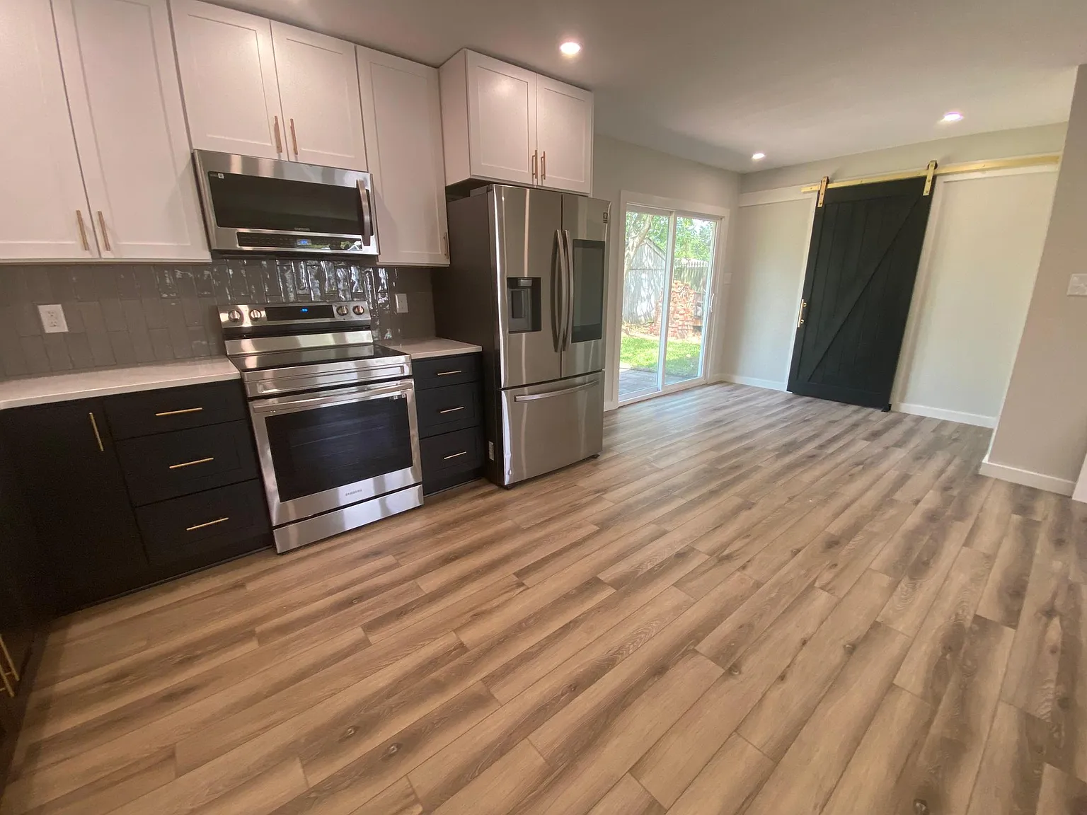 3 bed, $2,400 — Photo 4