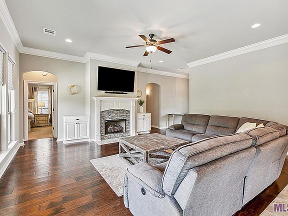 3rd image of 11419 Oak Run Dr