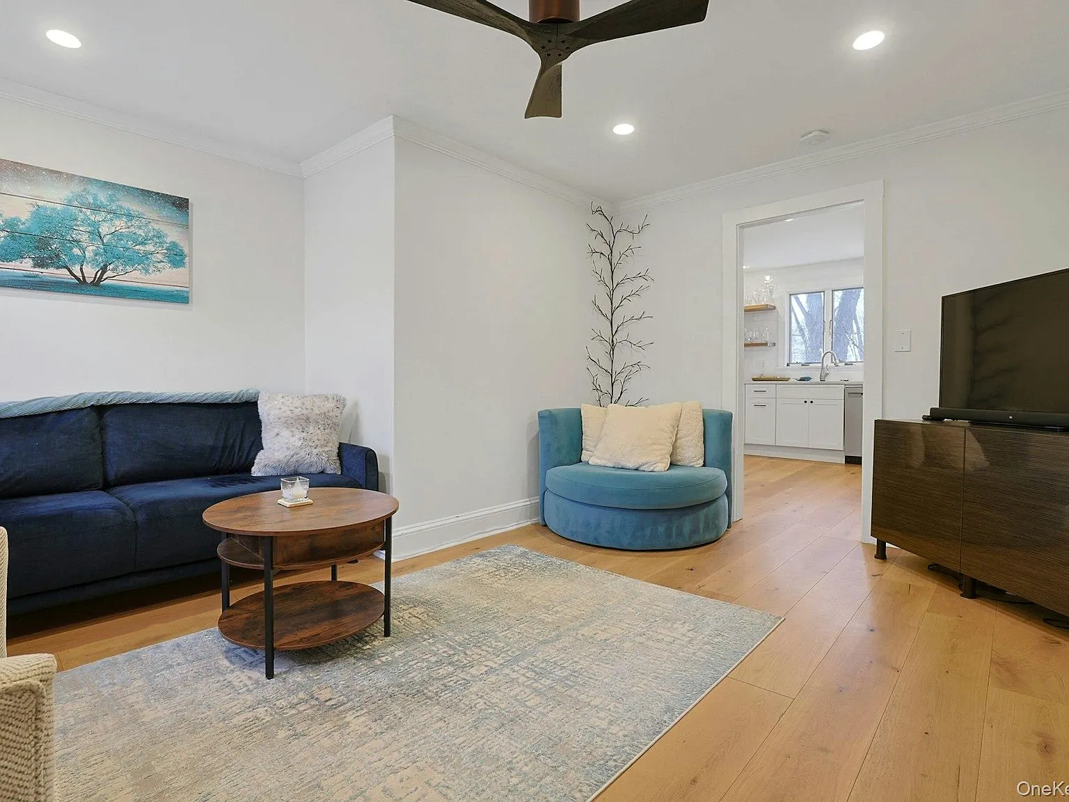2 bed, 1.5 bath, 1206 sqft, $4,350 — Photo 4