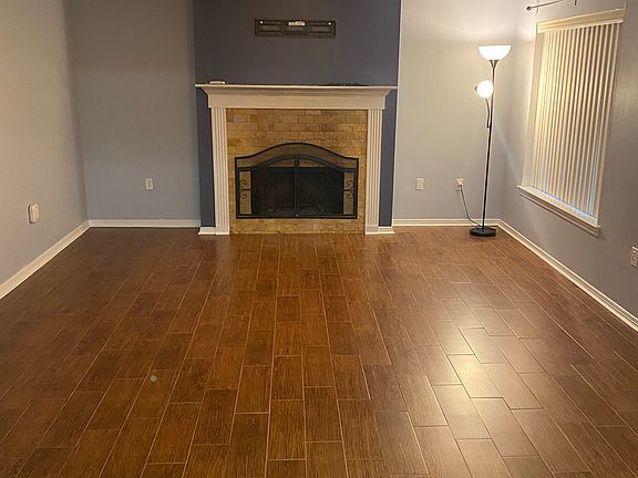 2nd image of 2418 Headwaters Dr