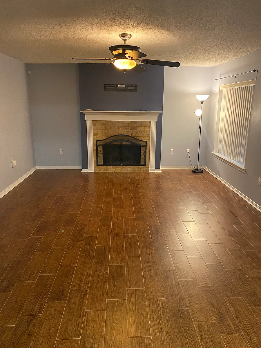 Building Photo - 2418 Headwaters Dr
