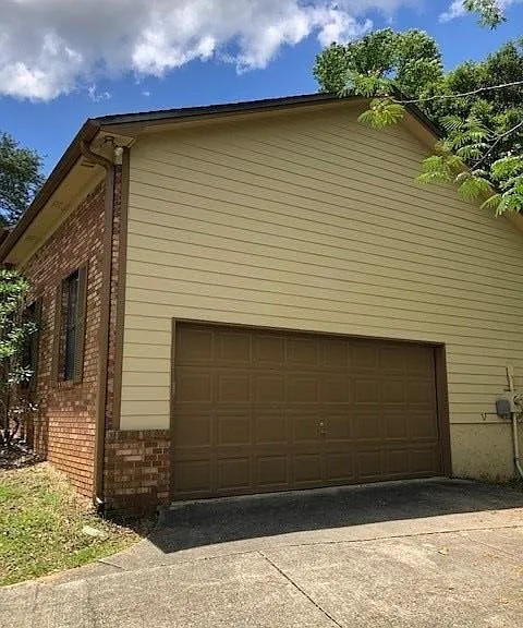 3744 Longchamp Cir — Photo 27