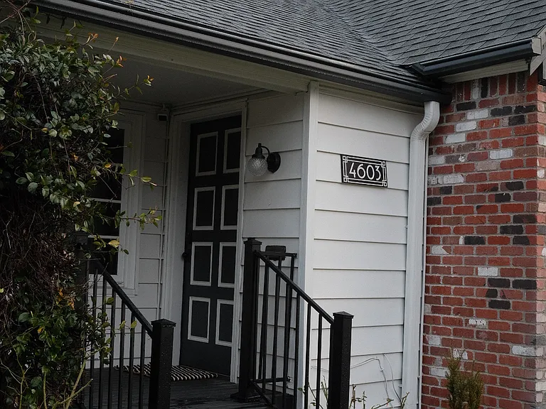 4603 NE Irving St — Photo 4