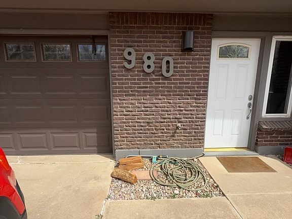 3rd image of 980 Morgan Dr