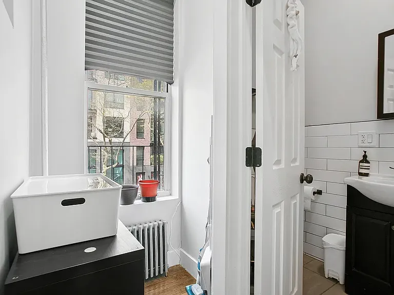 258 Halsey St #1 — Photo 9