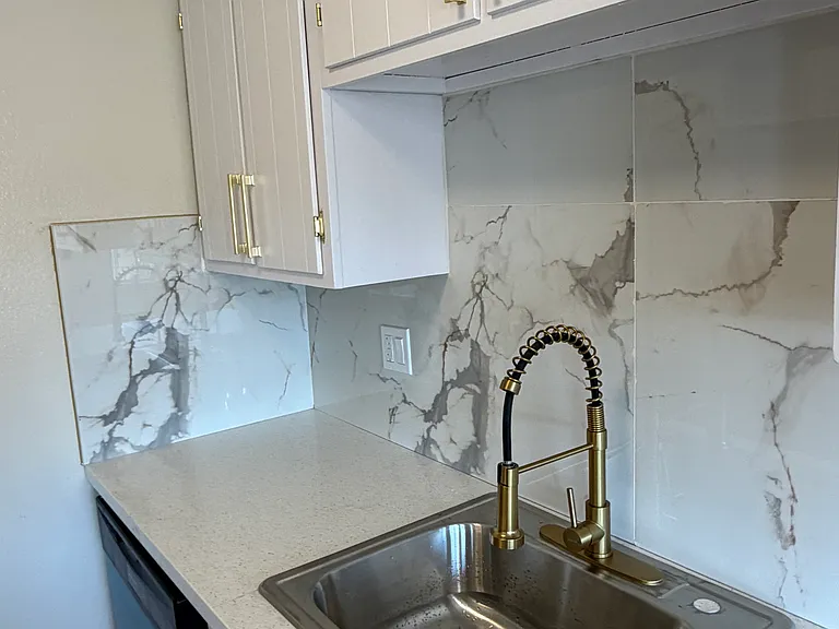 21 Lewis Ave #7 — Photo 6