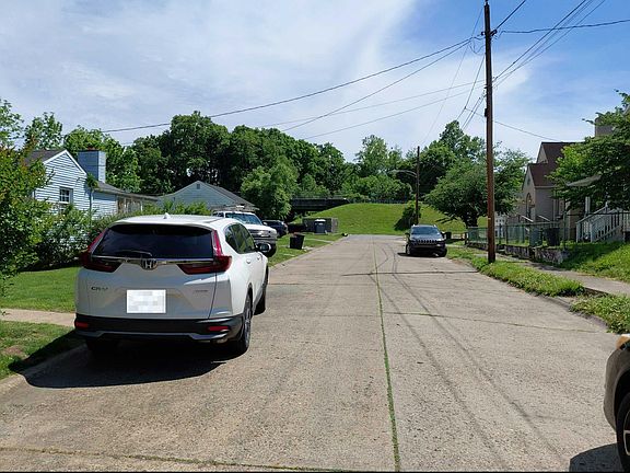 5th image of 731 Drew St