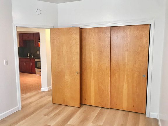 5th image of 1324 Jackson St #23
