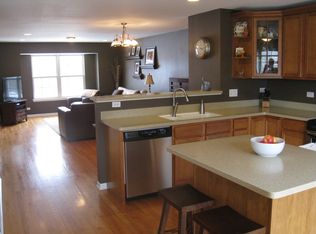 412 N Eric Dr, Palatine, IL 60067